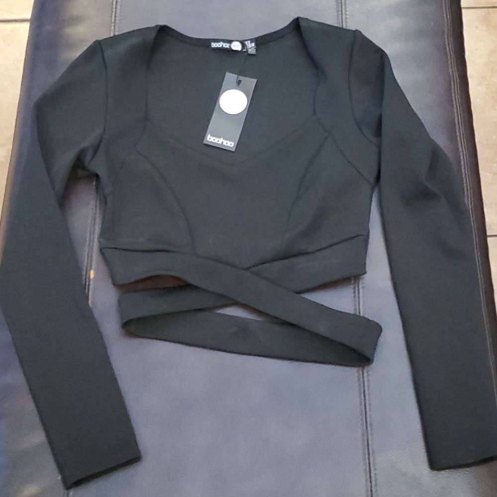 Boo hoo long sleeve wrap crop top... BRAND NEW!